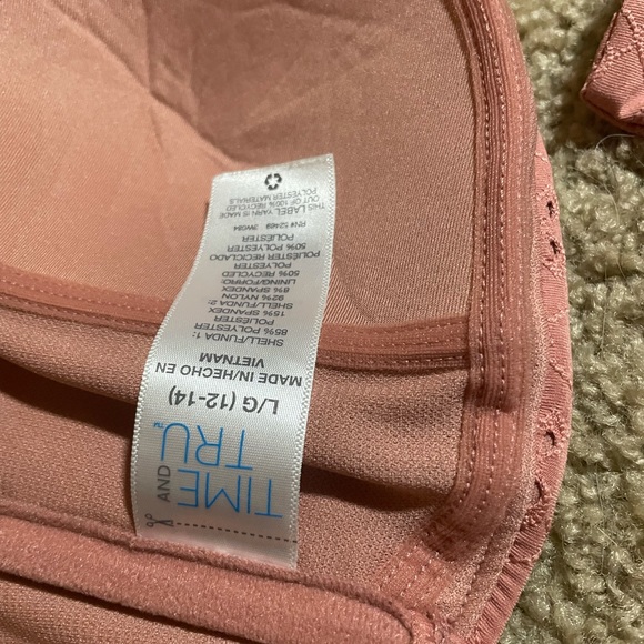 Pink bikini - Picture 3 of 4